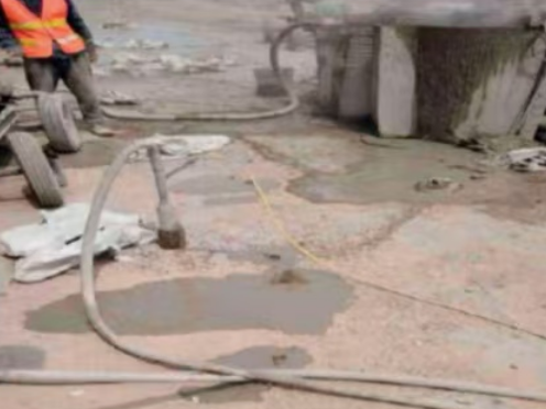 宁晋水泥混凝土路面板底注浆技术 路面脱空注浆整治方案